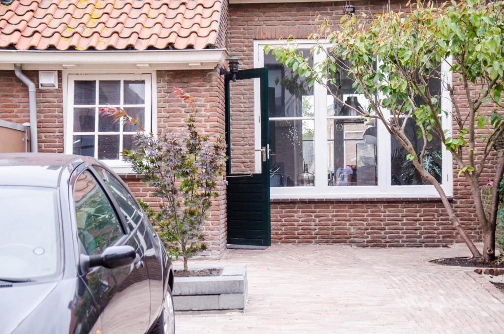 Dorpsplein, ruime woning incl. parkeerplaats room 2