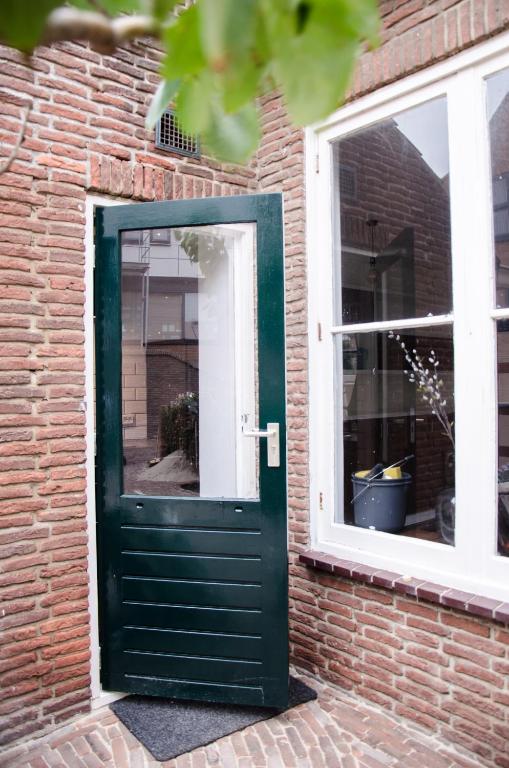Dorpsplein, ruime woning incl. parkeerplaats room 3
